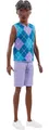 Barbie Fashionistas Ken Style-Puppe #253 mit braunem Haar, lavendelfarbenen Shorts sowie türkis und lavendelfarbenem Argyle-Shirt und weißen Schuhen, JJN67