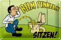 Femer GmbH Metallschild Spruch 30x20cm Beim Pinkeln sitzen grünes, (1 St), gewölbte Oberfläche, abgerundete Ecken, umgeschlagene Kanten