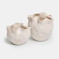 Loberon Übertopf 2er Set Vérolines - Zwei Größen - Handgeformt - Gewellter Rand - Sanfte Glasur - Blumentopf - Pflanzgefäß - Gartenzubehör - Steinzeug, Creme