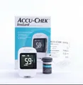 ACCU CHEK INSTANT Blutzuckermessgerät Set mmol/L inkl. Teststreifen u Lanzetten