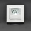 Homematic IP Wired Temperatur- und Luftfeuchtigkeitssensor mit Display HmIPW-STH