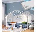 Bellabino Hausbett Bia mit Lattenrost (weiß, mit Matratze), Bodenbett mit Rausfallschutz, verfügbar in 80x160 & 90/120/140x200 cm