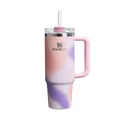 STANLEY 1913 Quencher H2.0 Flowstate Trinkflasche Mit Strohhalm 0.89L - Thermobecher Kühlt 9 Stunden - 40 Stunden Eisgekühlt - Thermosflasche BPA Frei - Edelstahl Trinkbecher - Rose Petal Motion