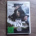 DAS FINSTERE TAL - Sam Riley, Tobias Moretti