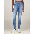 Tommy Jeans Skinny-fit-Jeans NORA MID RISE mit Waschung, Logo-Badge blau 32