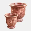 Loberon Übertopf 2er Set Aurezia - Zwei Größen - Mediterranes Flair - Reliefartige Blattornamentik - Gartenzubehör - Pflanzgefäß - Ton, Bordeaux