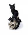 Kleine Katze auf Totenschädel Figur 18,5cm