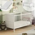 Babybett 70x140 umbaubar mit Matratze, Gitterbett Kinderbett höhenverstellbar & herausnehmbare Sprossen optional mit Schublade | weitere Größe: ... - Weiß