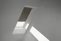 VELUX Verdunkelungsrollo uni nougat manuell Rahmen weiß DKL F04 4574SWL