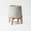 Finestgreen Patt Feet Low | Handgefertigtes Pflanzgefäß auf Holzfüßen (XL Ø:28 H:29 cm, Grau) | Pottery Pots