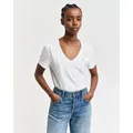 Gant T-Shirt REG SHIELD KA V-NECK T-SHIRT mit einer kleinen Logostickerei auf der Brust weiß L (42)