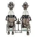 Spetebo Weinflaschenhalter anthrazit 33 x 21 cm - Zwei Mann am Tisch - Deko Flaschenhalter mit Metall Figuren - Freundschaft Geschenk Skulptur Flaschen Ständer