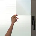 MARAPON Fensterfolie Blickdicht von aussen mit Nadelstreifen 1,05x2 m Sichtschutzfolie Fenster mit statischer Haftung, Milchglasfolie für Sichtschutz Fenster, Folie Fenster Sichtschutz gestreift