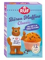 RUF Bärchen Muffins Classic, Backmischung für 12 fluffige Muffins mit Schoko Flocken, inkl. Bären Sammelfigur und Muffinförmchen, ideal für Kinder, Familien & Geburtstage
