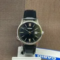 Casio MTP-V002L-1B3 Analog Schwarz Leder Klassisch Römische Ziffern Herren Dr...
