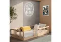 CADANI Kinderbett Timi Bodenbett bis 200 kg belastbar mit abnehmbarem Rausfallschutz (90x200 cm, Montessori Kinder- & Jugendbett aus Kiefer Massivholz), inkl. stabilem Roll-Lattenrost, Natur