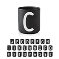 Design Letters Tasse A–Z Schwarz | Geschenk Mama & Papa | Muttertag & Vatertag Geschenk | Geburtstagsgeschenk für Männer & Frauen | Kaffeetassen, Kaffeebecher Porzellan | Schwarz Tassen 250 Ml