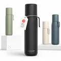LARS NYSØM Thermosflasche aus Edelstahl - Doppelwandige Isolierflasche mit Becher & Tragegurt, Auslaufsichere Trinkflasche Edelstahl & Thermoskanne für Reisen, Büro & Outdoor (Carbon Black, 750ml)
