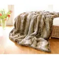 Wohndecke Felldecke (Kunstfell) Kuscheldecke Tagesdecke "Wolf hell gestreift", Wohnen und Accessoires GmbH & Co. KG, Felloptik braun 170 cm x 220 cm