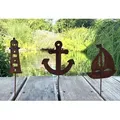 LB H&F Lilienburg Teichfigur 3er SET Maritime Deko maritim Dekoration Stecker Rost Leuchtturm, (Gartenteich wetterfest Roststecker Figur Metallstecker Geschenk Gartenliebhaber Gartenstecker Beetstecker Miniteich, rostig rostige Gartendeko Edelrost Dekofigur Gartenfigur Teichdeko), Anker Schiff Boot Segelboot Metalldeko Teichfigur Teichstecker braun