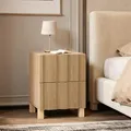 Hometopia Moderner Nachttisch mit 2 Schubladen im skandinavischen Design, Beistelltisch in Eichenoptik mit vertikalem Holzleisten-Design, Bedside Table für Schlafzimmer, 30 × 40 × 55 cm