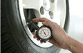 IWH Reifendruckprüfer, analog, 4,5 bar zur Reifendruck-Kontrolle bis 4,5 bar - 1 Stück (75561)