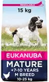 Eukanuba Hundefutter mit frischem Huhn für mittelgroße Rassen, Premium Trockenfutter für reife Hunde, 15 kg