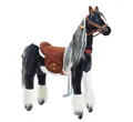 PONNIE Reitpferd mit Rollen Domino M (5-12 Jahre), Spielpferd zum Reiten mit Abnehmbarer Braun Sattel und Halfter mit Zaumzeug, Kämmbare Mähne und Schwanz, Plüschpferd zum Reiten für Kinder
