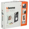 Legrand Bticino 363910 Flex'ONE Video-Set mit Türstation LINEA 3000 Black, hörerloser Videohausstation Classe 300 X13E und Spannungsversorgung