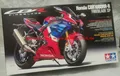 Tamiya 14138 1/12 Honda CBR1000RR-R Fireblade SP