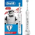Oral-B Junior Pro2 Starwars, Kind, Rotierende-vibrierende Zahnbürste, Tägliche Pflege, Sensibel, 40000 Bewegungen pro Minute, Weiß, 8800 Bewegun... - Weiß