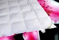 Betten Hofmann 4-Jahreszeitenbett Betten Hofmann Canada Kassetten Daunendecke 4x6 135x200 cm 100% Daunen, Füllung: 100% Daunen, Bezug: 100% Baumwolle, Bestseller, hergestellt in Deutschland, allergikerfreundlich