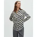 someday Satinbluse ZEVENTY Regular mit Allover Print lockere Passform, schmal zulaufend, lang geschnitten gelb 42