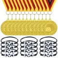12 Stück Medaillen Fußball, 12 Stück Fußball Armbänder Fussball Party Mitgebs...