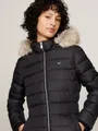 Tommy Jeans TJW ESSENTIAL HOODED DOWN COAT mit Fellimitat, Logostickerei