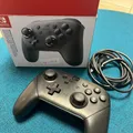Nintendo Switch Pro Controller Schwarz OVP USB-C Kabel Top Zustand