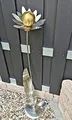 Jürgen Bocker Gartenambiente Skulptur Blume Palermo Edelstahl 120 cm Kugel Edelstahl Gold matt mit Standfuß Dekoration Garten