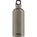 SIGG - Alu Trinkflasche - Traveller Smoked Pearl - Klimaneutral Zertifiziert - Für Kohlensäurehaltige Getränke Geeignet - Auslaufsicher - Federleicht - BPA-frei - Outdoor - Grau - 0,6L