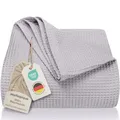 LAYNENBURG Premium Tagesdecke 150 x 200 cm - Waffelpique 100% Baumwolle - leichte Sommerdecke Waffeloptik - Baumwolldecke als Bett-Überwurf, Sofa-Überwurf, Couch-Überwurf - Sofa-Decke (grau)