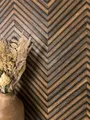 Newroom Tapete Braun Vlies Holzoptik - Fischgrätenmuster Paneele Lamellen für Wohnzimmer Schlafzimmer