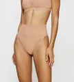 Triumph Shapingslip Soft Sculpt nahtlos, formend, leichter Bauchweg-Effekt, hoher Beinausschnitt