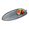 Sänger | Servierplatte Tokio, Steingut Servierteller in Blattoptik, Ovaler Teller für Fleisch Fisch und Snacks Spülmaschinenfest, Snackplatte Blau mit Schwarzen Akzenten | PREMIUM COLLECTION