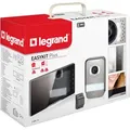 Legrand 368915 EASYKIT Plus Video-Türsprechanlagen-Set mit 2-Draht-Anschluss, 7"-Farbmonitor-verspiegelt & Weitwinkelkamera, 1-/2-Familienhaus-Set, Reiheneinbau-Netzgerät, schwarz