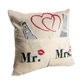 Sofahelden Mr. und Mrs. mit Taschen und Deko