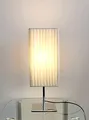 Trango 2022 Design Plissee Tischleuchte in Eckig & Chromfuß *CANNES* Tischlampe mit 1x E27 Lampenfassung Nachttischlampe H: 43cm, Schreibtischleuchte, Leselampe ohne Leuchtmittel