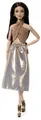 Barbie Signature Basics-Sammelpuppe, Modell 06 mit brünetten Haaren, schimmerndem goldenen Rock und Haltertop, Modepuppe, Weiblich, 6 Jahr(e), Junge/Mädchen, 320 mm, Mehrfarbig