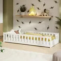 Kids Collective Kinderbett Bodenbett mit Rausfallschutz & Lattenrost Montessori Bett Bed Gitterbett Kinder Jugendbett Einzelbett | 80x160 cm | Weiß