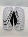 Nike Mercurial Lite Schienbeinschoner, Größe XL, weiß