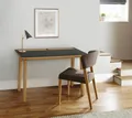 Woodman Schreibtisch Mati, mit zwei Ledertaschen an der Seite des Tisches für Stauraum, FSC®