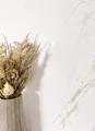 NEWROOM Vliestapete Weiß Marmoroptik Modern Glamour Metallic Wohnzimmer Edel